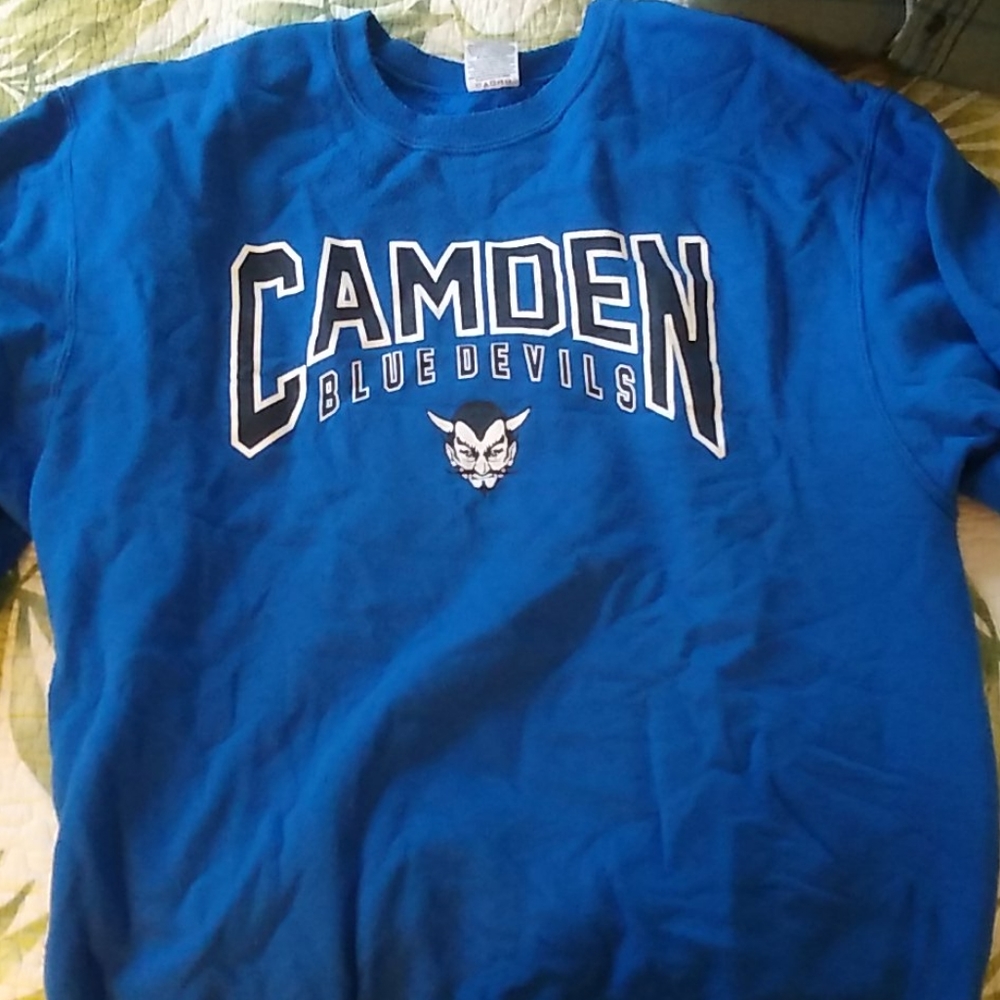 💫3 for $13 Camden blue devil's crew neck